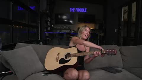 blondefoxsilverfox online show from July 15, 2026, 2:55 pm