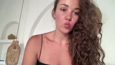 Emma Bloom online show from February 18, 2026, 12:17 am