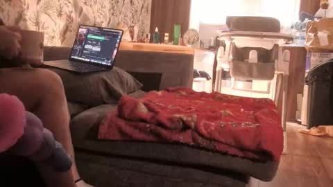 Snapshot of bombelelelek chatting on February 6, 2026, 6:51 am DeeDeeAndDexter online show from February 6, 2026, 6:51 am
