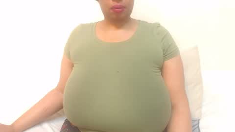boobyqueen online show from June 22, 2026, 6:05 pm