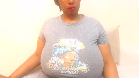 boobyqueen online show from July 6, 2026, 6:43 pm
