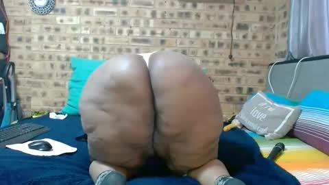 Snapshot of bootytwerkxxx chatting on May 20, 2026, 6:52 am bootytwerkxxx online show from May 20, 2026, 6:52 am