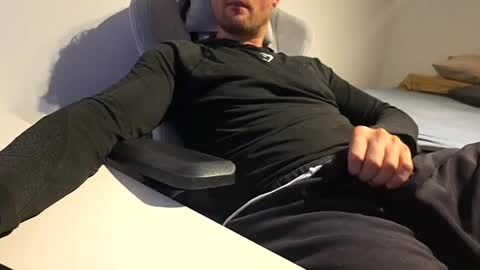 bottomtsinner online show from July 27, 2026, 11:34 pm