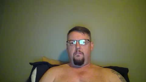 bowtieguy84 online show from April 28, 2026, 3:11 am