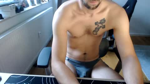 boy_t0y89 online show from June 19, 2026, 5:12 am
