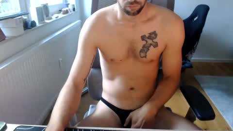 boy_t0y89 online show from July 3, 2026, 5:47 am
