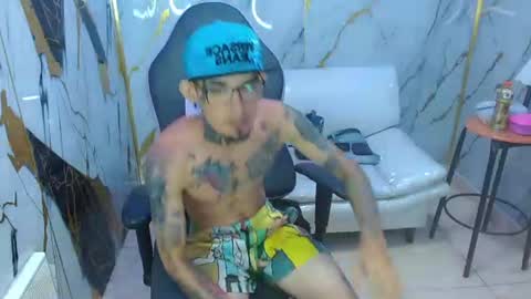 Snapshot of boy_tatto77 chatting on July 14, 2026, 2:05 am boy_tatto77 online show from July 14, 2026, 2:05 am