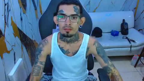 Snapshot of boy_tatto77 chatting on July 19, 2026, 1:53 am boy_tatto77 online show from July 19, 2026, 1:53 am