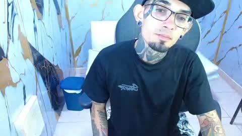 Snapshot of boy_tatto77 chatting on July 22, 2026, 1:52 am boy_tatto77 online show from July 22, 2026, 1:52 am