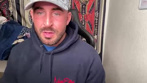 Snapshot of brettmycles chatting on February 17, 2026, 6:21 am Brett Mycles online show from February 17, 2026, 6:21 am