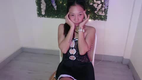 brie_belle online show from December 15, 2024, 7:35 am