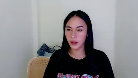 brie_belle online show from December 26, 2024, 10:05 am