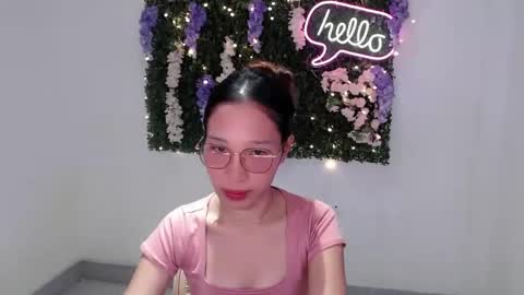 brie_belle online show from December 29, 2024, 4:27 am