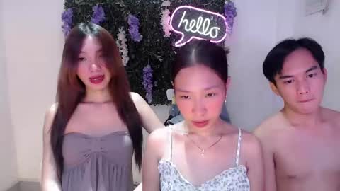 brie_belle online show from February 14, 2025, 7:28 am