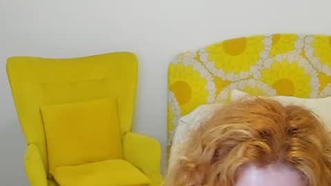 Snapshot of britishmilfpenelope chatting on June 9, 2026, 3:07 am Penelope online show from June 9, 2026, 3:07 am