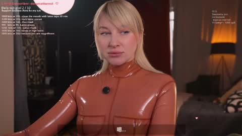 Snapshot of bronnica chatting on June 4, 2026, 4:57 pm Anna online show from June 4, 2026, 4:57 pm
