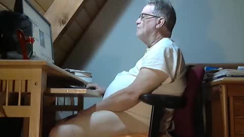 brubar online show from April 30, 2026, 4:30 am