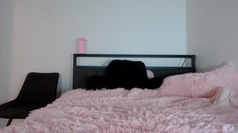 Queen Lola XXX online show from June 23, 2026, 8:45 am
