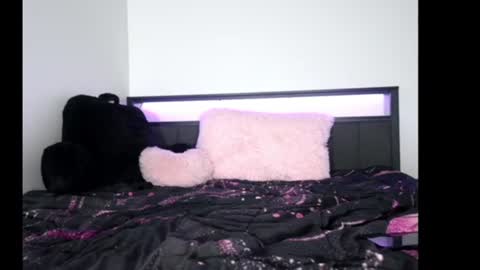 Queen Lola XXX online show from June 26, 2026, 5:45 am