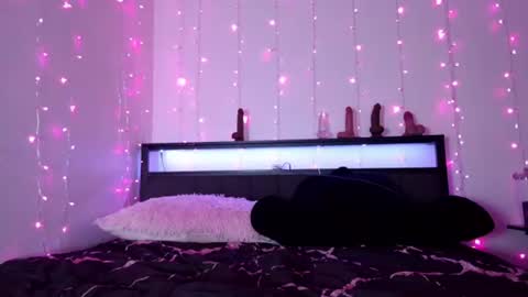 Queen Lola XXX online show from July 27, 2026, 5:58 am