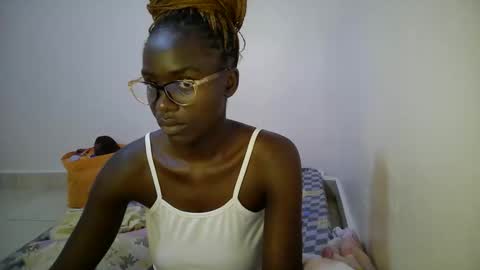 Snapshot of bunny_bliss1 chatting on May 11, 2026, 3:01 am bunny_bliss1 online show from May 11, 2026, 3:01 am