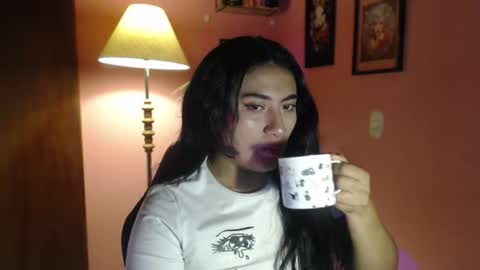 bunnyEmilyR0s33 online show from June 25, 2026, 8:08 am