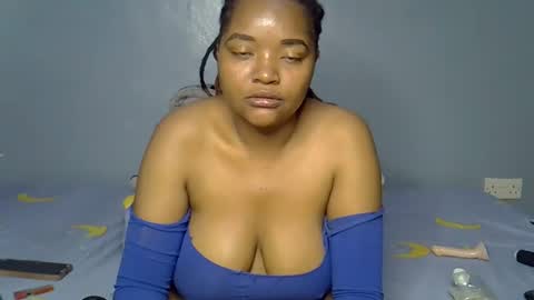 Snapshot of busty_kenzi chatting on June 7, 2026, 10:41 am busty kenzi online show from June 7, 2026, 10:41 am
