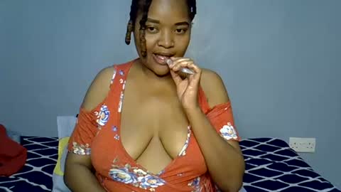 Snapshot of busty_kenzi chatting on July 10, 2026, 4:20 pm busty kenzi online show from July 10, 2026, 4:20 pm