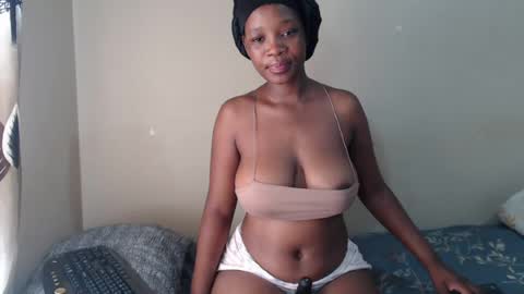bustybunny_ online show from July 24, 2026, 9:18 am