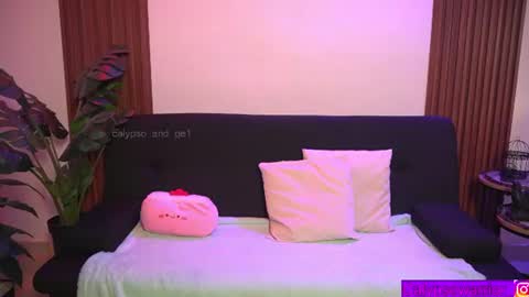 Snapshot of calypso_and_ge1 chatting on June 18, 2026, 1:39 am Calypso and Kayla online show from June 18, 2026, 1:39 am