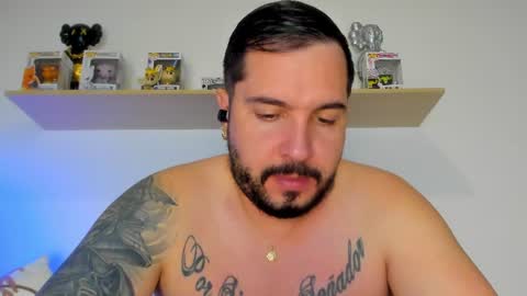 camilo_restrepo21 online show from June 16, 2026, 12:13 am