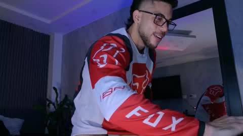 Snapshot of camilowatson chatting on March 6, 2026, 2:30 am Camilo Watson online show from March 6, 2026, 2:30 am