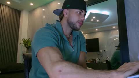 Snapshot of camilowatson chatting on March 18, 2026, 1:42 am Camilo Watson online show from March 18, 2026, 1:42 am