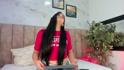 CANDICE WAYNE online show from June 29, 2026, 11:21 am