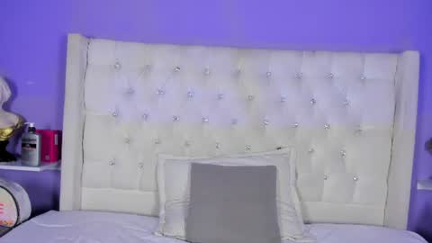 Candy  online show from July 1, 2026, 7:35 pm