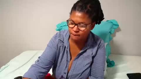 candyyumsaerolaxx online show from June 17, 2026, 7:00 am