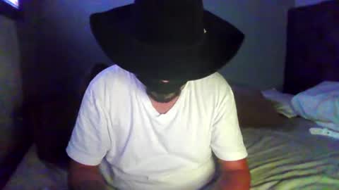 carlos100699 online show from August 6, 2026, 2:35 am