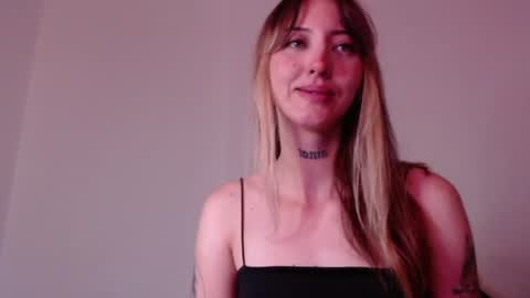 Snapshot of carmennrusso chatting on August 1, 2026, 6:40 pm carmennrusso online show from August 1, 2026, 6:40 pm