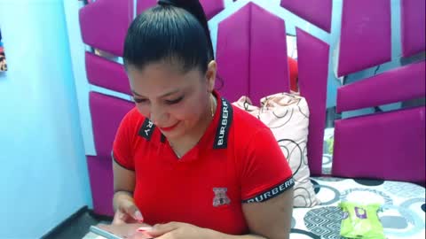 Snapshot of carolina_suarez_ chatting on April 14, 2026, 2:06 am carolina suarez online show from April 14, 2026, 2:06 am