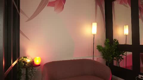 Hello my name is Cassie and my friend Nilo is also here online show from July 23, 2026, 6:28 pm