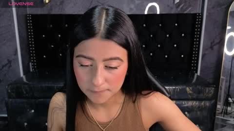 Snapshot of catalella_little_b chatting on June 2, 2026, 8:33 pm catalella_little_b online show from June 2, 2026, 8:33 pm
