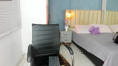cathaleya_17 online show from June 30, 2026, 3:40 am