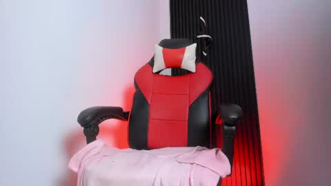 Catt Noir online show from June 26, 2026, 8:57 pm