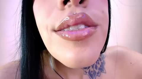 Snapshot of catte_jensen chatting on June 17, 2026, 4:04 am Cattleya online show from June 17, 2026, 4:04 am