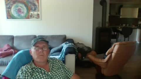 charles6064 online show from June 15, 2026, 10:28 am