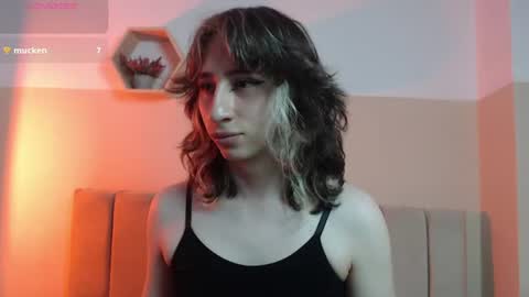 charlothe_dumont online show from June 12, 2026, 3:44 pm