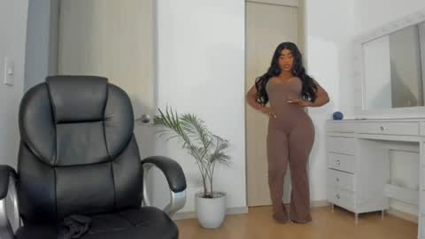 Snapshot of charlotte_tiller chatting on June 22, 2026, 4:09 am Yuli online show from June 22, 2026, 4:09 am