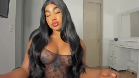 Snapshot of charlotte_tiller chatting on July 2, 2026, 6:41 am Yuli online show from July 2, 2026, 6:41 am