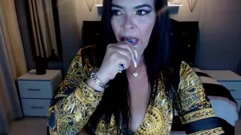charlottefiery online show from April 17, 2026, 12:13 am