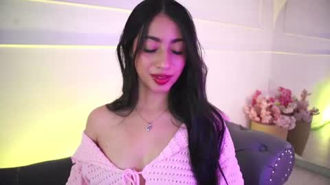 Lauren Rus online show from June 25, 2026, 12:31 pm